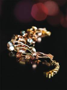 Boccadamo: Collezione Seduzioni, bracciale (BR187RS)  in argento rodiato e placcato oro rosa con cristalli Swarovski viola e color champagne (€ 180,00)